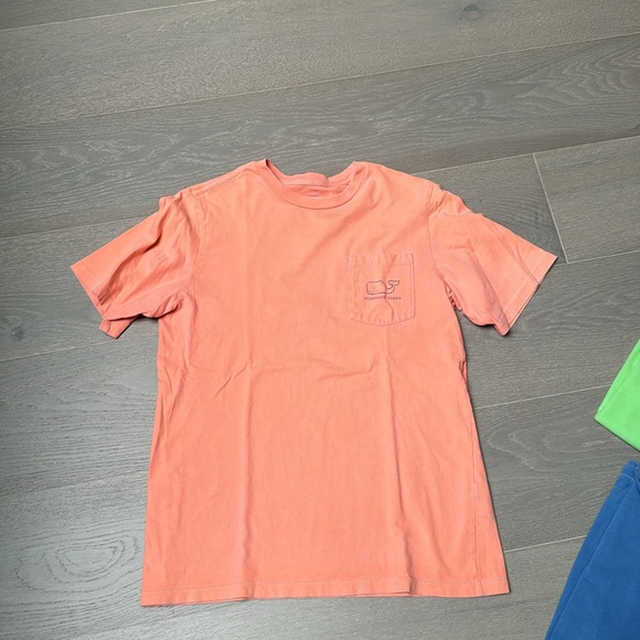Vineyard Vines t shirts - Picture 2 of 3